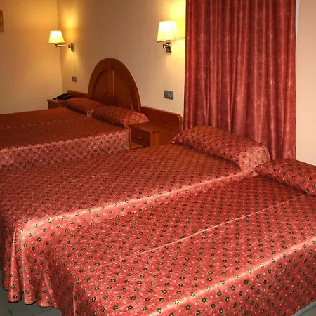 Hotel El Pinche De Oro 2*