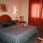 Hotel El Pinche De Oro 2*