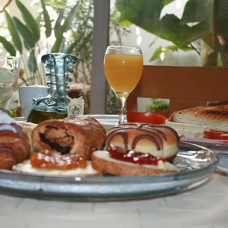 El Pinche De Oro Hotel 2*